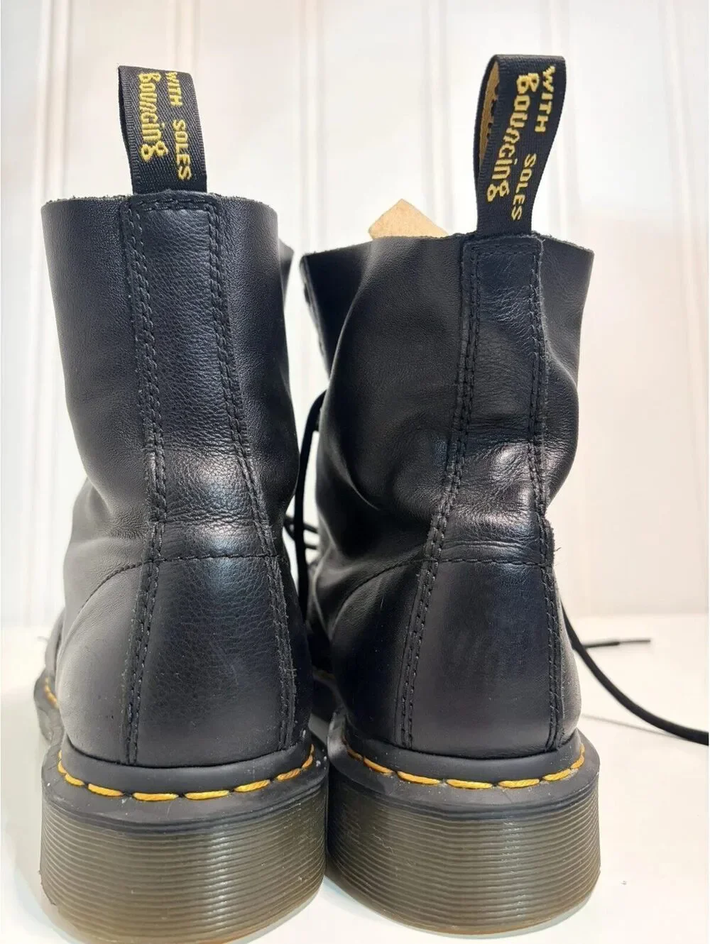 Dr. Martens 1460 Air Wair Black Nappa Leather 8 Eye Lace Up Boots UK8 EU42 US10